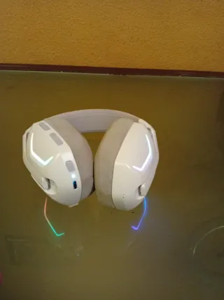 Auriculares Weseary W1 RGB Blancos