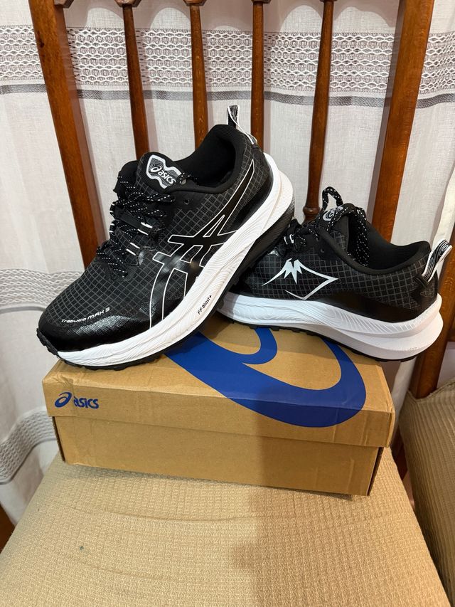 Zapatillas Asics Trail Running Negras