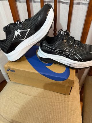 Zapatillas Asics Trail Running Negras