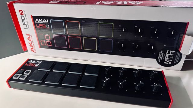 AKAI LPD8 Controller pads USB · Como novo