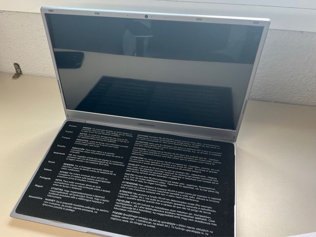 NUEVO | Portátil Medion Ayoka E15301 + Fattura