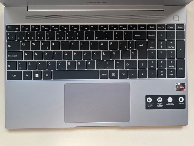 NUEVO | Portátil Medion Ayoka E15301 + Fattura