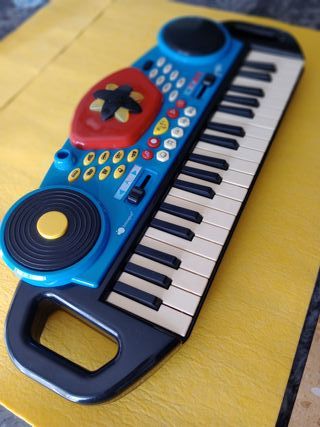 Organo infantil con luces y efectos