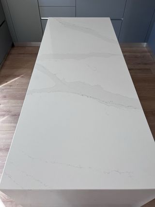 Isla de cocina Silestone Calacatta sin usar