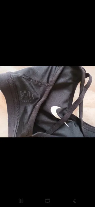 Sujetador deportivo Nike negro talla L.