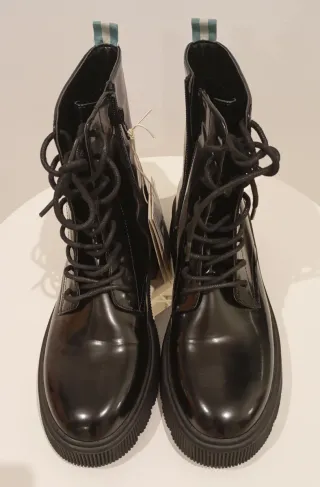 Botines negros de cordones Springfield