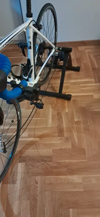 Rodillo de entrenamiento para bicicleta