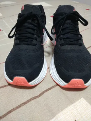 Zapatillas Adidas Negras y Rosas