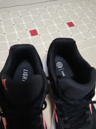 Zapatillas Adidas Negras y Rosas