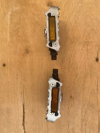 2 pedales  de bicicleta nuevos.  Los 2 izquierdos