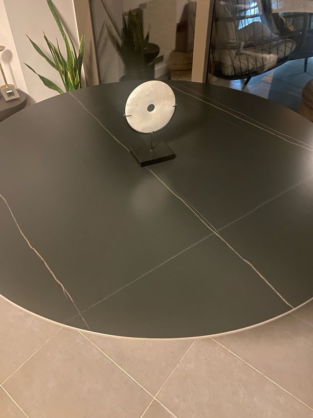 Mesa comedor redonda diseño moderno