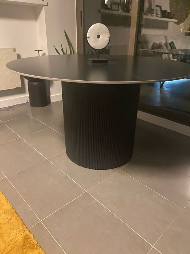 Mesa comedor redonda diseño moderno