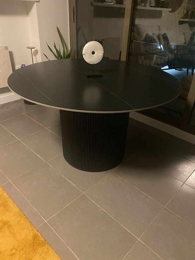 Mesa comedor redonda diseño moderno