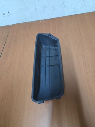 Tapa Batería Piaggio Fly / Derbi Boulevard