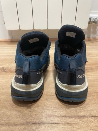 Zapatillas Salomon Trekking Negras y Azules