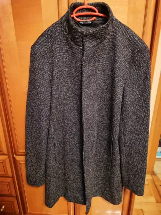 Abrigo Zara Hombre Gris