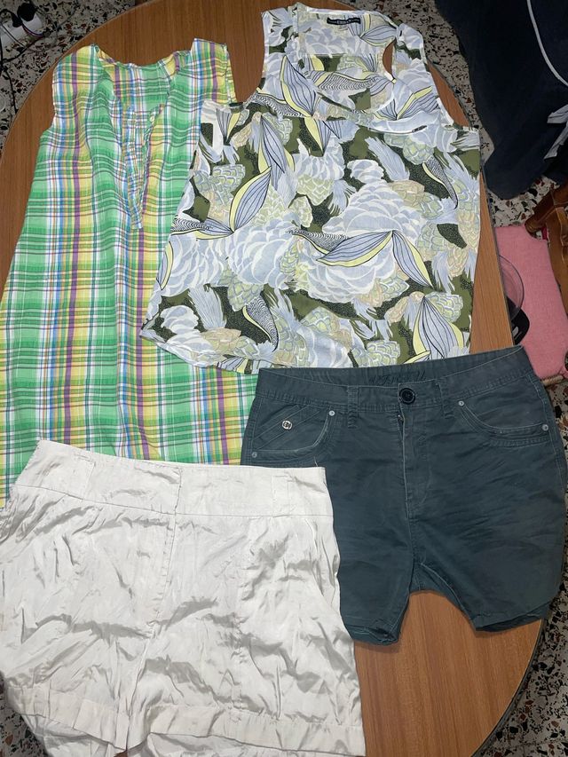 Lote 4 prendas verano mujer: 2!blusa y 2 bermudas