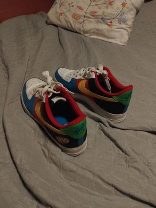 Nike Air Force 1 Edición Limitada UNO