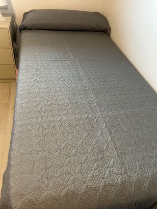 Colcha gris 90cm