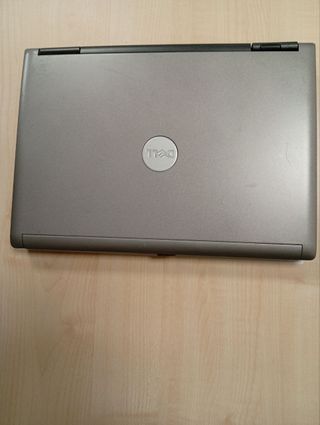 Portátil Dell Latitude D420