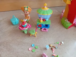 Casa Tarta de Fresa con muñecas