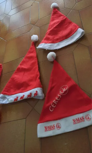 Cappelli Natale Rossi e Bianchi