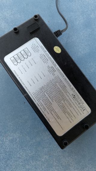 Cargador Universal Baterías Ni-Cd