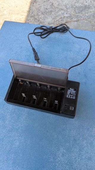 Cargador Universal Baterías Ni-Cd