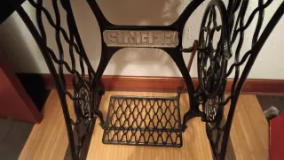 Máquina de coser Singer antigua