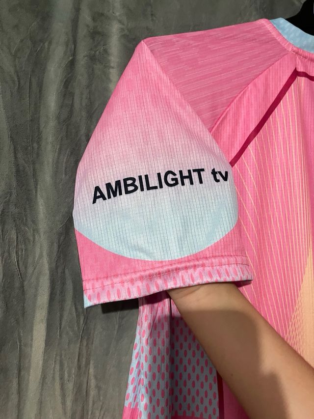 Camiseta deportiva rosa y azul XL