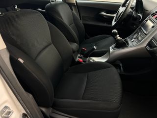 155€/Mes Toyota Auris 1.6 130cv 158.000km 2012