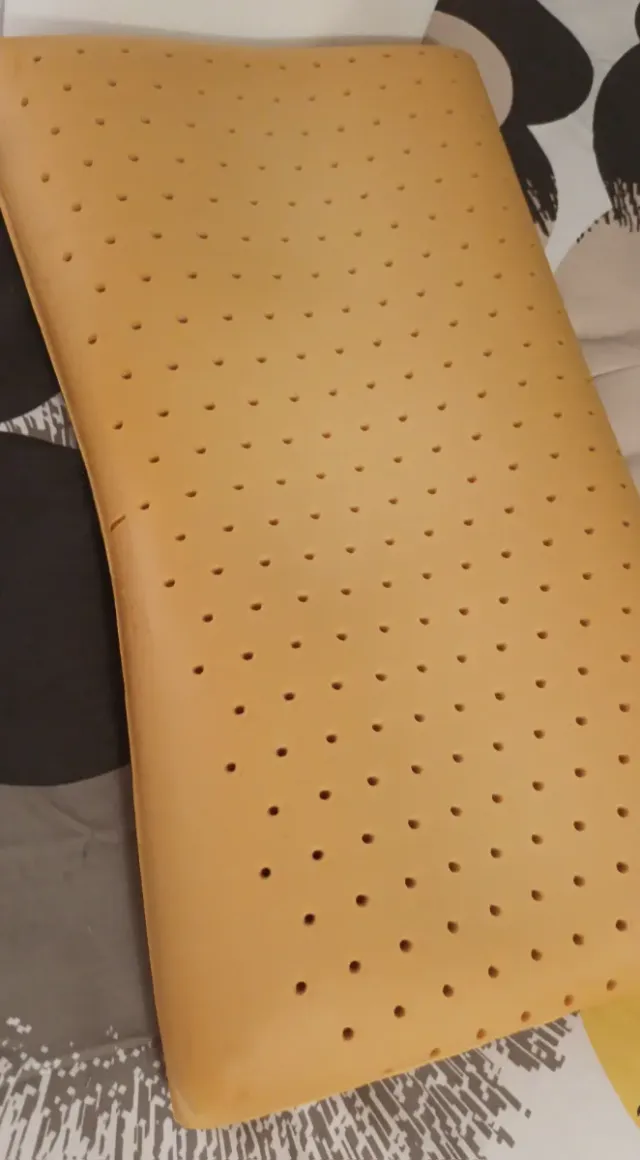 Cuscino cervicale traspirante in gomma