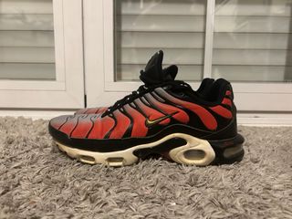 Nike Air Max TN Gris y Coral