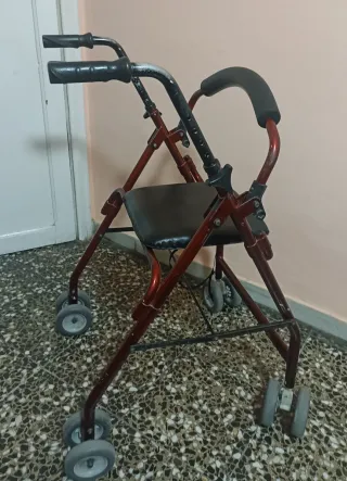 Andador plegable para ancianos