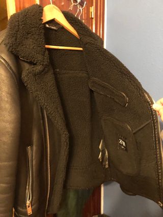 Cazadora aviador Zara negra forrada