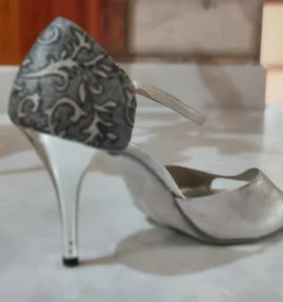 Zapatos de baile cuero color plata& negro.