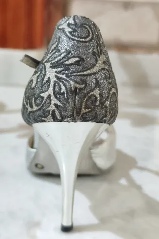 Zapatos de baile cuero color plata& negro.