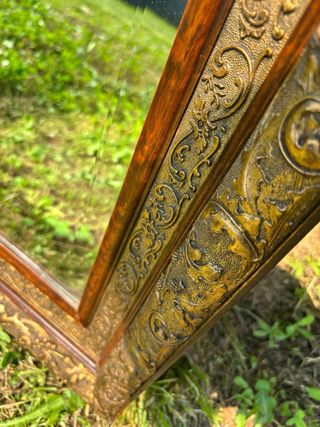Specchio antico con cornice dorata