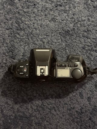 Nikon F801 Cámara Analógica Negra