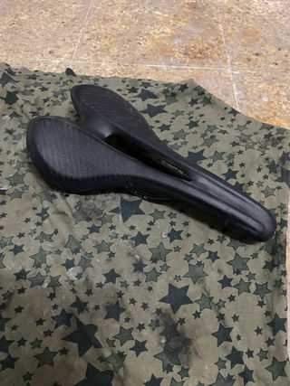 Sillín de carbono para bicicleta