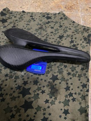 Sillín de carbono para bicicleta