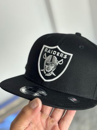 Gorra Mitchell & Ness Negra y Gris