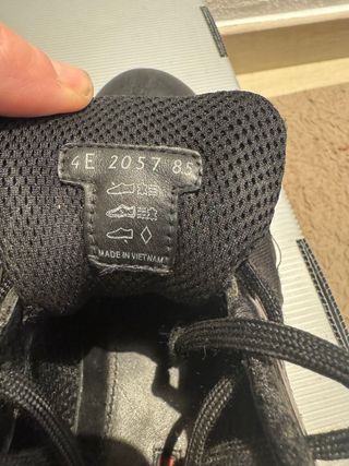 Scarpe Prada Vintage Nere da Sistemare anni 2000