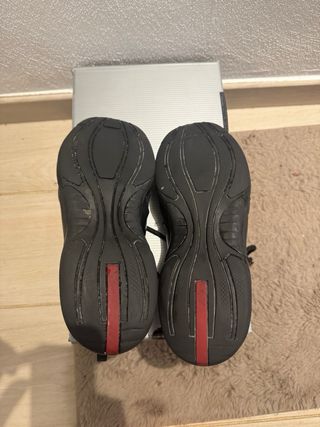 Scarpe Prada Vintage Nere da Sistemare anni 2000