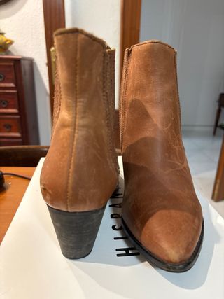 Botín de cuero marrón