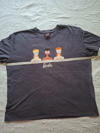 Camiseta Barbie Gris