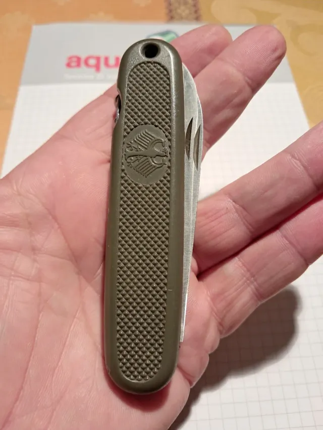 Coltello multiuso tedesco