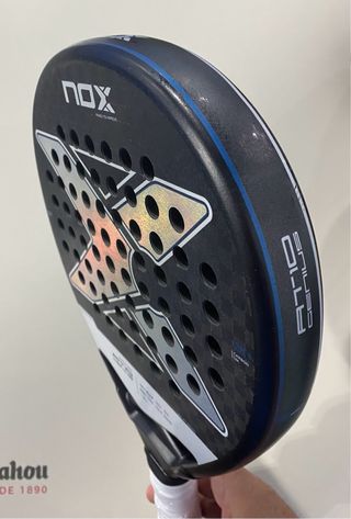 Pala de pádel NOX AT10 12K
