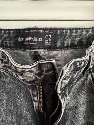 Pantalón vaquero gris Stradivarius D9
