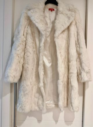 Abrigo de pelo blanco